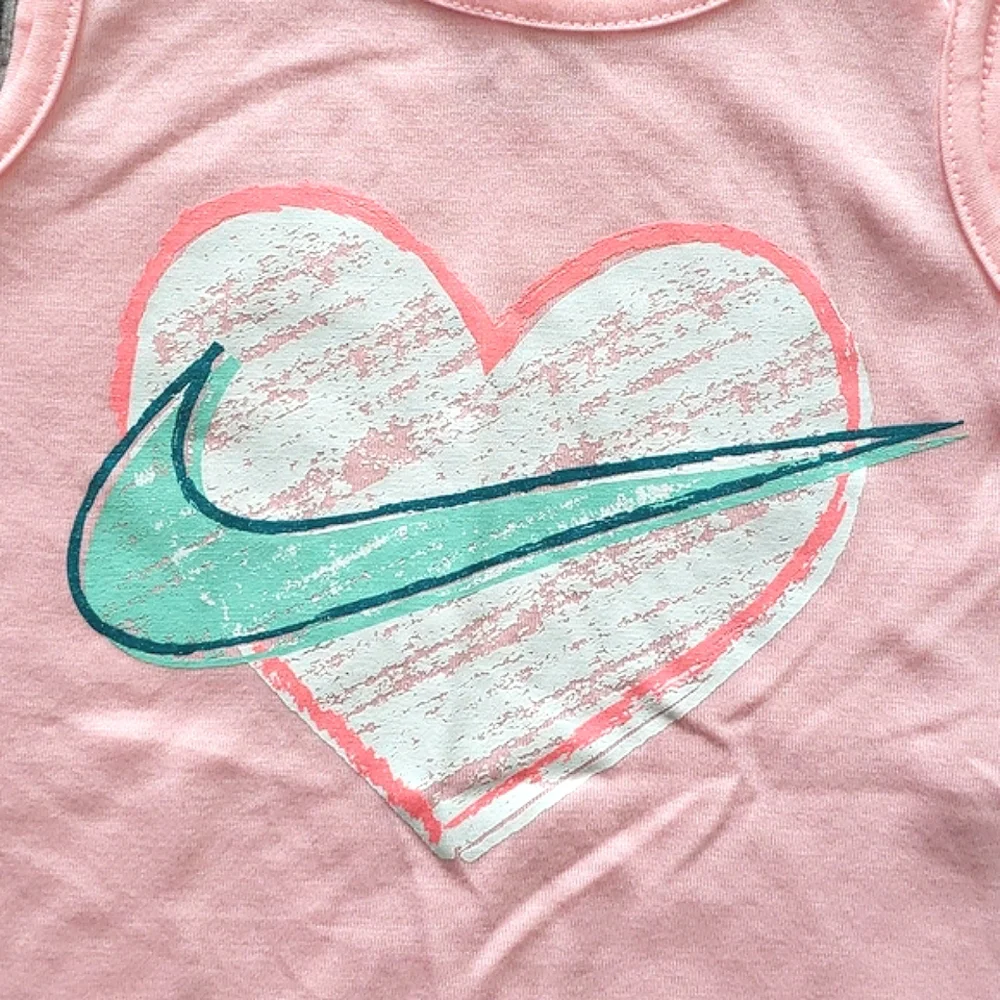**Size 24M Only**Nike Little Girls Heart Logo Graphic Bike Short Set - Picture 4 of 13
